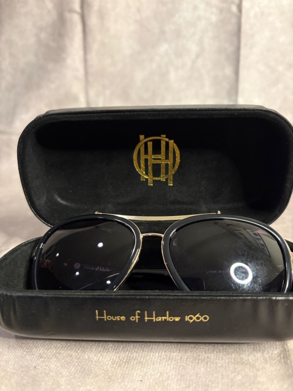 House of Harlow 1960 Lynn Black Sunglasses w/ Case - Picture 2 of 8